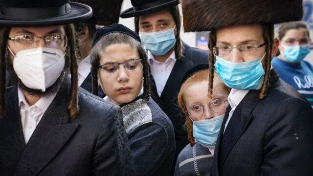 Ортодоксальные евреи подали иск против губернатора Нью-Йорка из-за коронавирусных ограничений