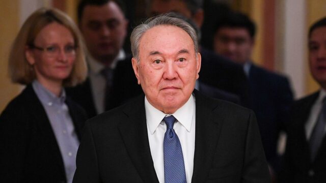 Парламент Казахстана отменил пожизненное председательство Назарбаева в Совбезе и АНК