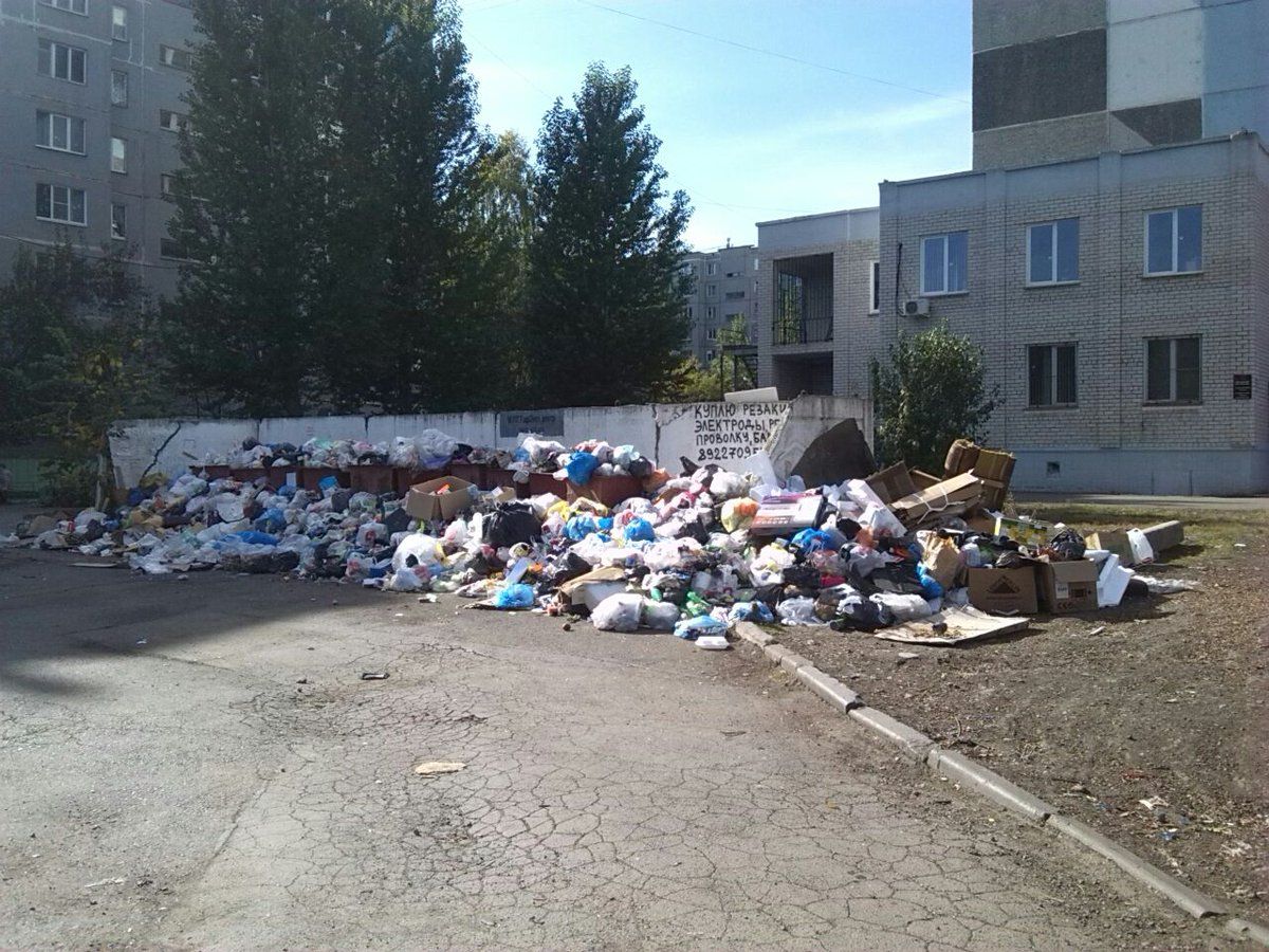 В Челябинске ввели особый режим после отказа подрядчиков вывозить мусор