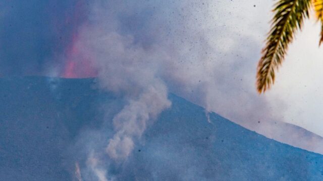 На Канарских островах из-за извержения вулкана эвакуировали еще три города