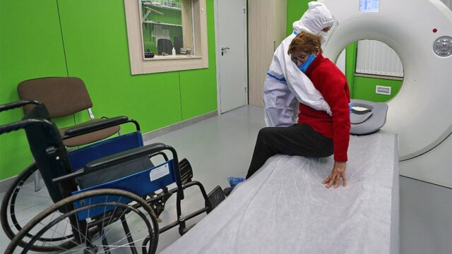 В России зафиксировали новый максимум умерших от коронавируса за сутки