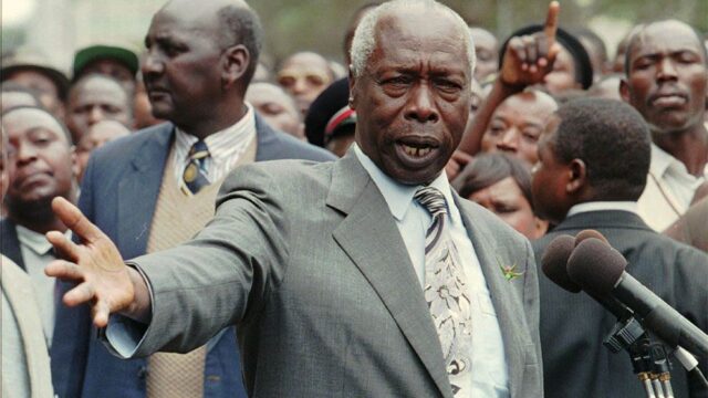 Умер бывший президент Кении Даниэль арап Мои