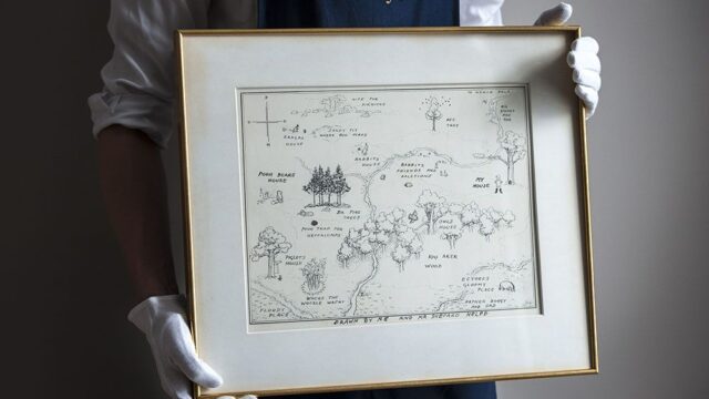 На аукционе в Лондоне карту леса из книги про Винни-Пуха продали за рекордную для иллюстраций цену