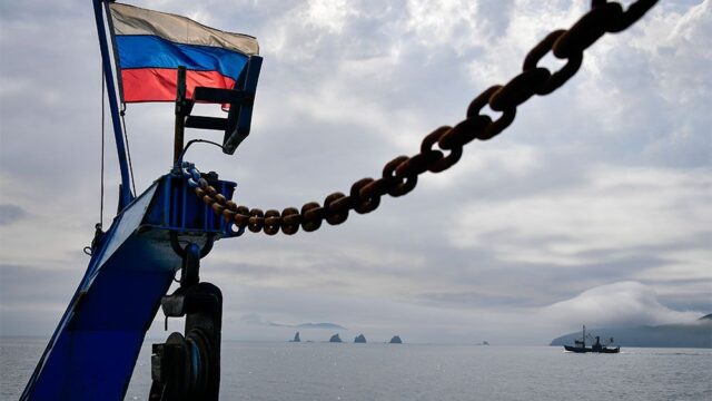 Пограничники КНДР задержали российское рыболовецкое судно с 17 моряками