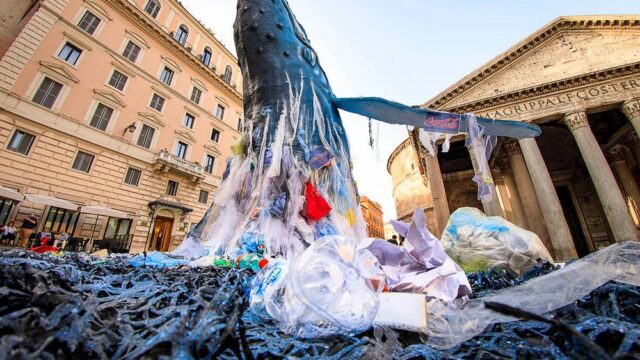 Страны ЕС договорились сократить потребление пластика