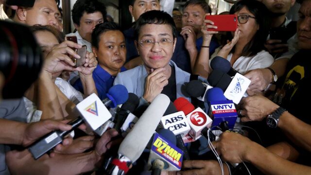 Журналистку из списка Time задержали на Филиппинах по обвинению в клевете