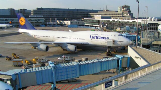 Lufthansa отменит 10 апреля половину рейсов из-за забастовки в немецких аэропортах