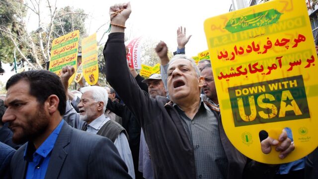 США вернули санкции против Ирана, которые сняли с него в 2015 году