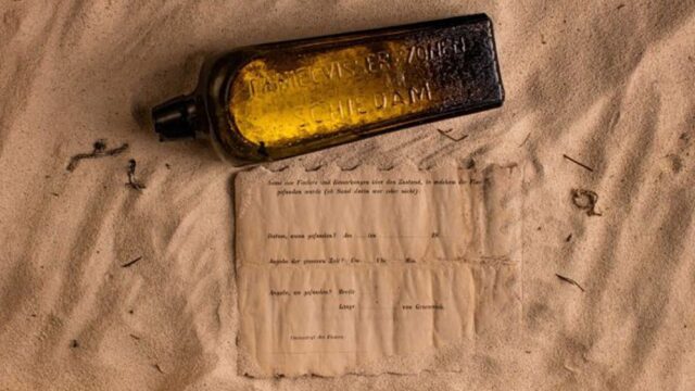 На пляже в Австралии нашли послание в бутылке, которое отправили 132 года назад