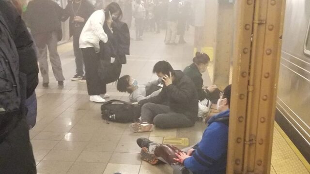 В метро Нью-Йорка произошла стрельба. Есть пострадавшие