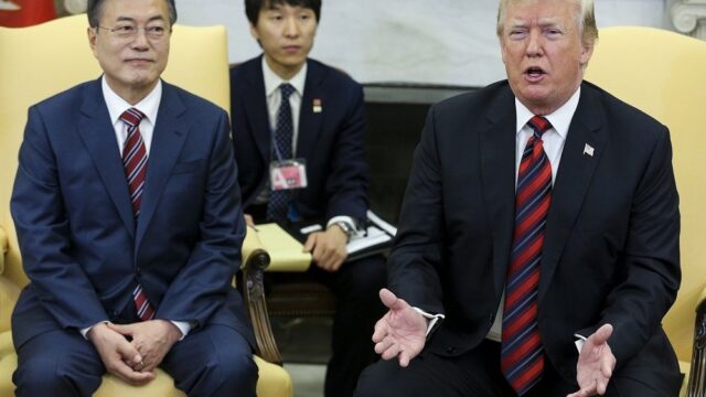 Трамп сказал, что его встречу с Ким Чен Ыном «весьма вероятно» придется отложить