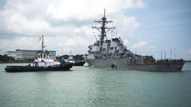 Командиров двух американских эсминцев обвинили в непреднамеренном убийстве