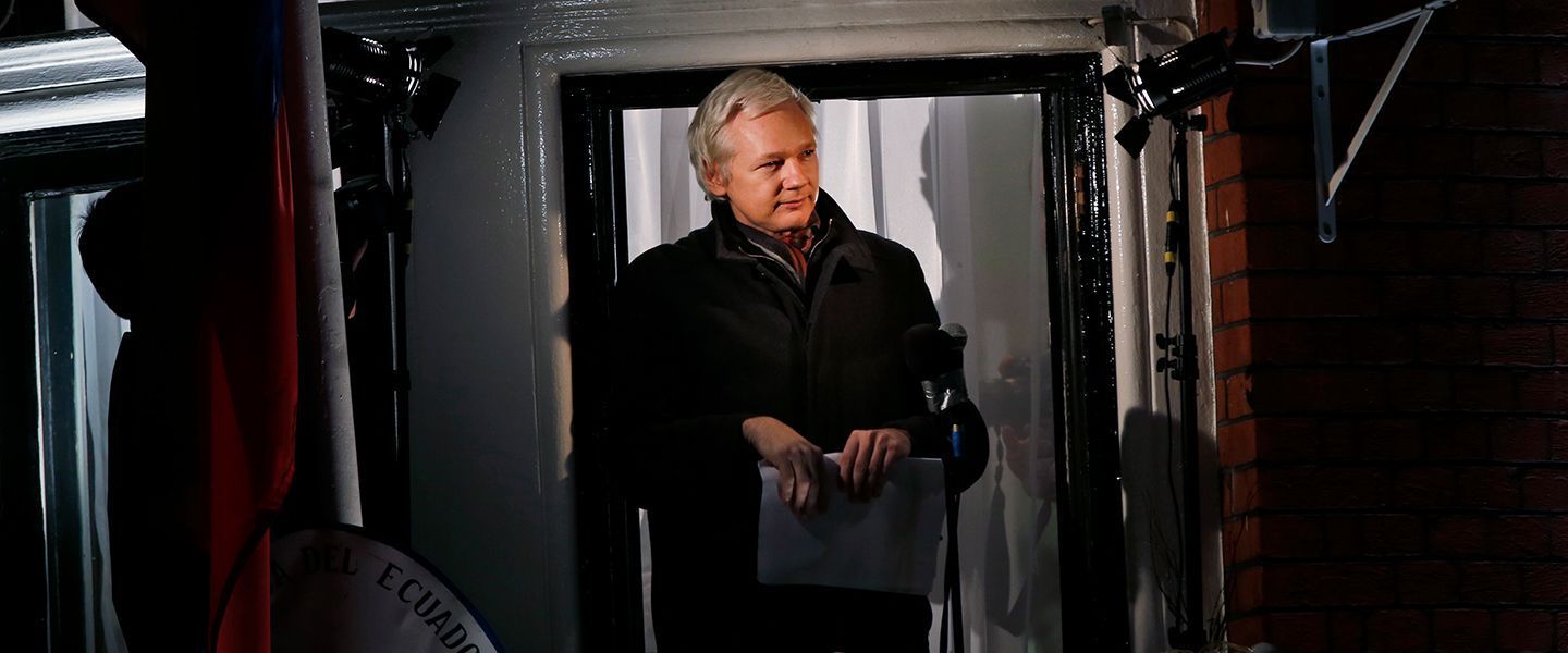 Эквадор лишил гражданства основателя WikiLeaks Джулиана Ассанжа