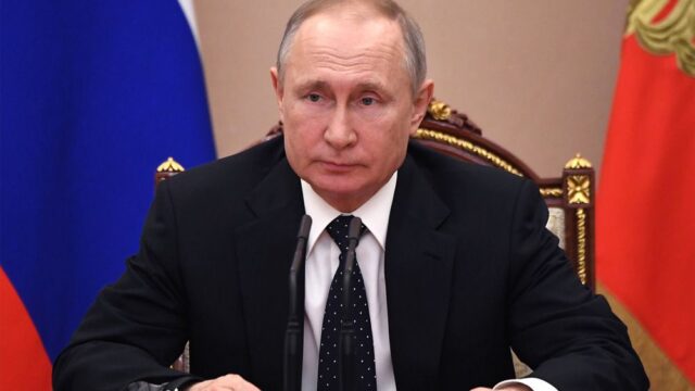 Путин внес в Госдуму законопроект о статусе пожизненного сенатора для бывших президентов