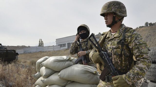 Силовики Киргизии и Таджикистана начали перестрелку на границе