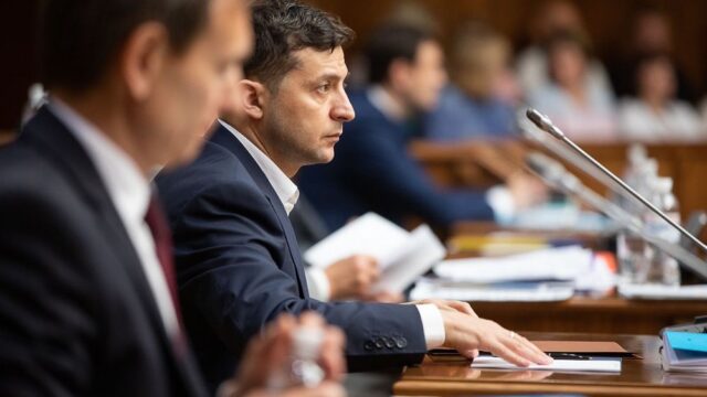 Владимир Зеленский уволил глав 15 областей Украины