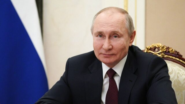 Путин подал декларацию о доходах за прошлый год