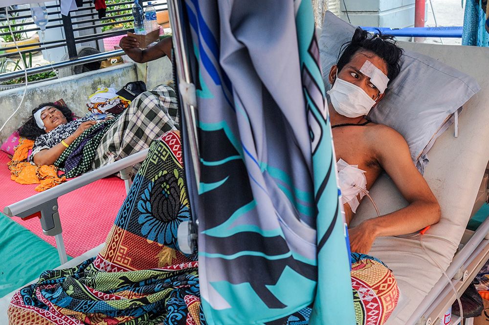 Больше 1500 человек погибли после землетрясения и цунами в Индонезии