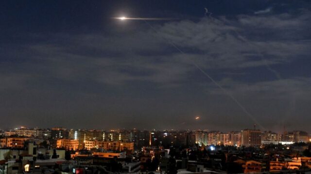 В Сирии заявили об атаке ВВС Израиля на провинции Хомс и Эль-Кунейтра