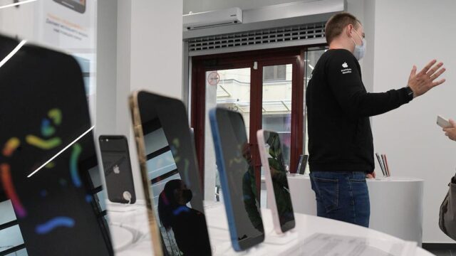США могут ограничить поставки смартфонов в Россию из-за ситуации с Украиной
