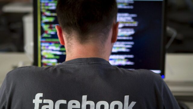 Facebook потребовала от «Золотой короны» отдать домен facebook.ru