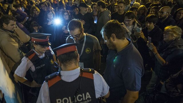Главу полиции Каталонии допросили по делу о подстрекательстве к мятежу