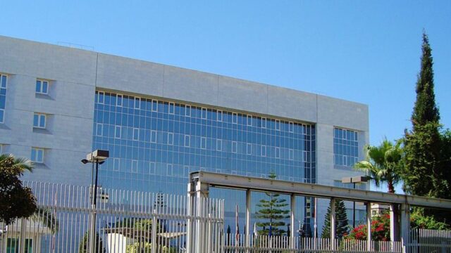 Центробанк Кипра предписал местным банкам закрыть счета офшоров