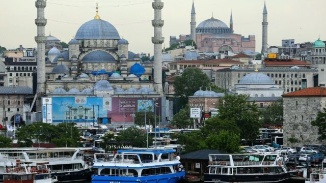 В АТОР прокомментировали приостановку авиасообщения с Турцией