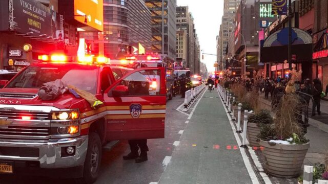 Полиция Нью-Йорка: на автобусной станции произошел взрыв