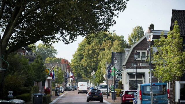 Власти Нидерландов решили ограничить скорость на дорогах до 100 км/час ради сокращения вредных выбросов