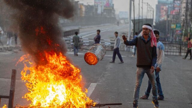 Власти Индии ввели войска в штат Ассам на фоне протестов