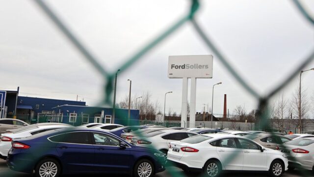 Ford к концу июня прекратит выпуск легковых машин в России