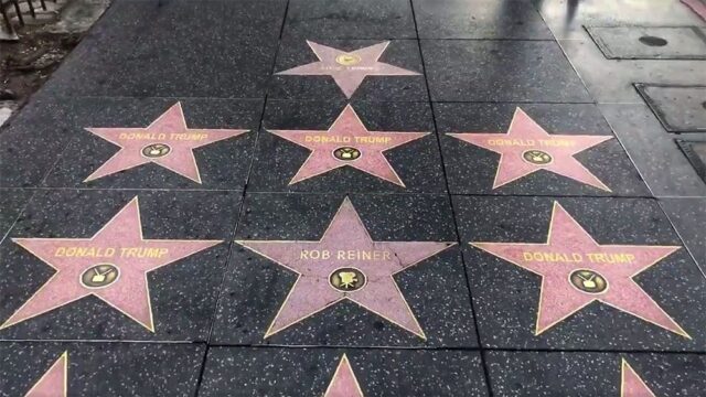 Художники создали около 50 поддельных звезд Трампа на голливудской «Аллее славы»