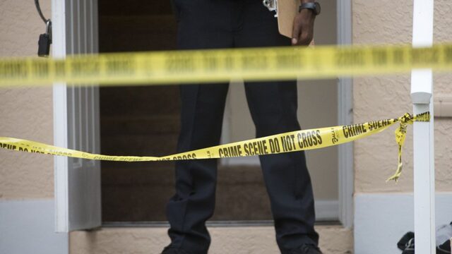 Полиция Флориды заявила, что раскрыла преступление 27-летней давности. Тогда женщину застрелил человек в костюме клоуна