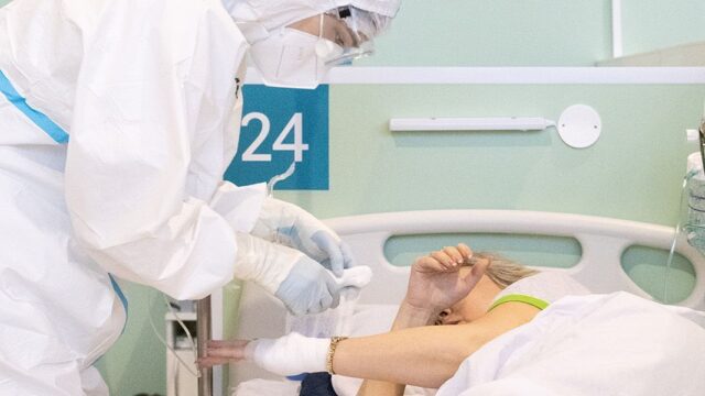 В России второй раз за июнь выявляют больше 14 000 случаев COVID-19