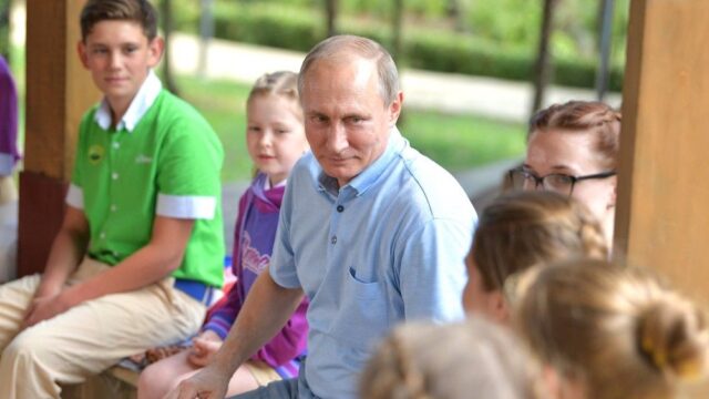 Путин поручил создать технопарк на базе «Союзмультфильма»