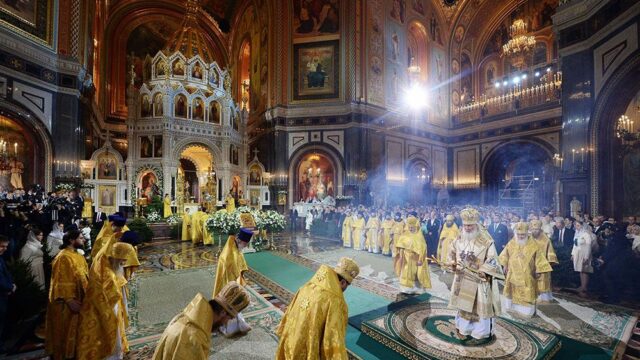Рождество в храмах встретили 2,5 млн россиян и 5 млн украинцев