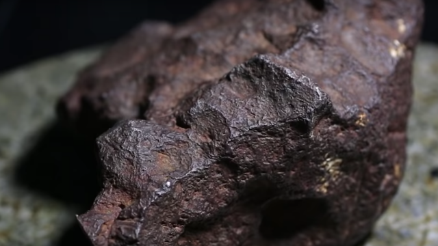Фермер в Мичигане 30 лет подпирал дверь сарая метеоритом стоимостью $100 тысяч