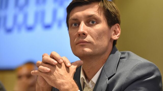 Дмитрий Гудков оспорил в Верховном суде России закон о неуважении к власти