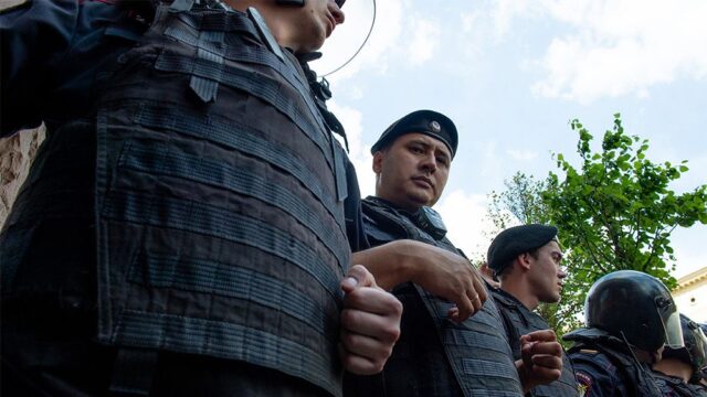 СК объявил о задержании пяти участников акции протеста 27 июля в Москве