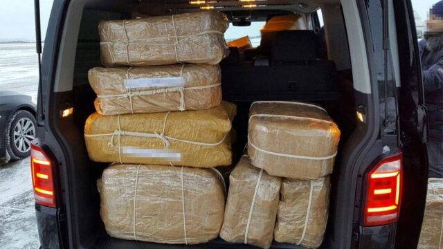 Адвокат: в Германии задержали предполагаемого организатора контрабанды кокаина в Россию