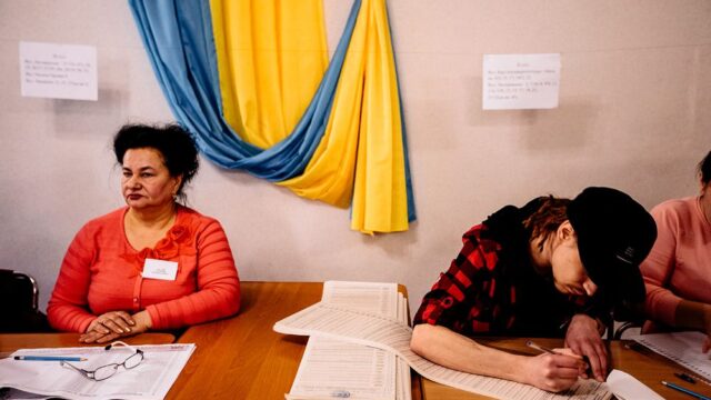 ЦИК Украины закончил подсчет голосов на президентских выборах: во второй тур прошли Зеленский и Порошенко