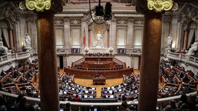 Парламент Португалии поддержал легализацию эвтаназии