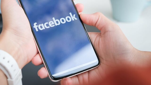 Московский суд наложил новые штрафы на Facebook и Twitter