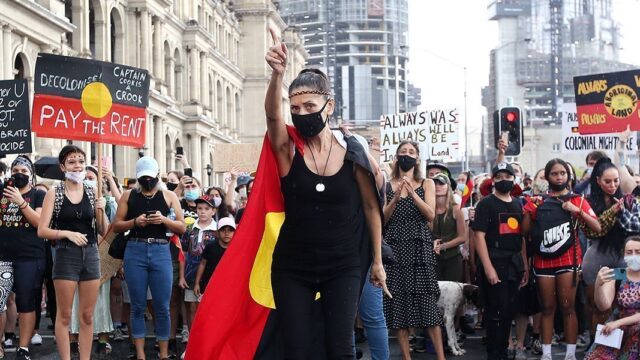 Митинги против национального праздника в Австралии. Фотогалерея