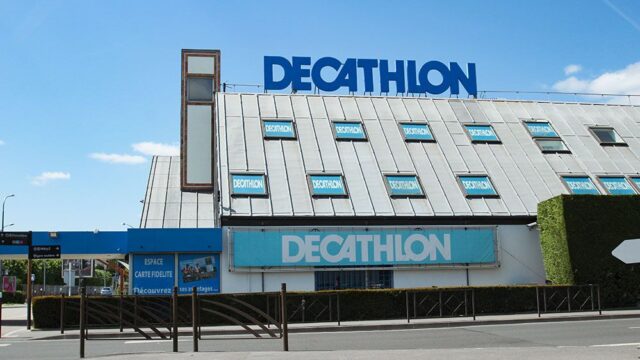 Ритейлер Decathlon отказался продавать во Франции спортивные хиджабы для бега