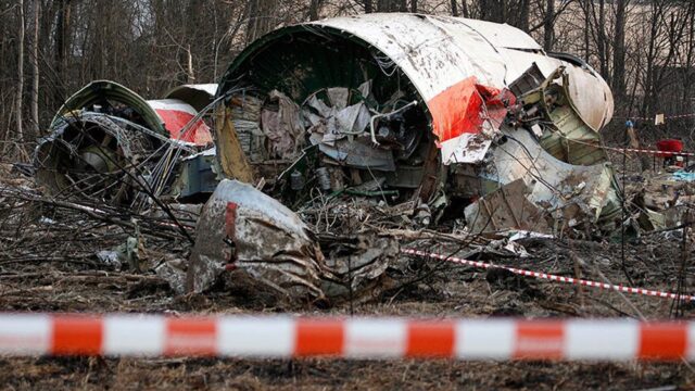 Российские следователи разрешили Польше осмотреть обломки самолета Леха Качиньского