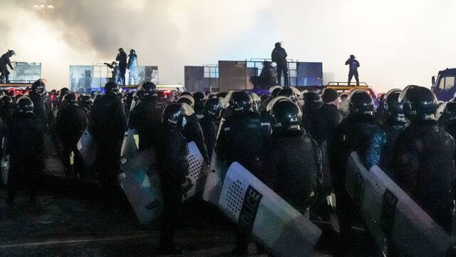 В Казахстане второй день продолжаются беспорядки. Фотогалерея