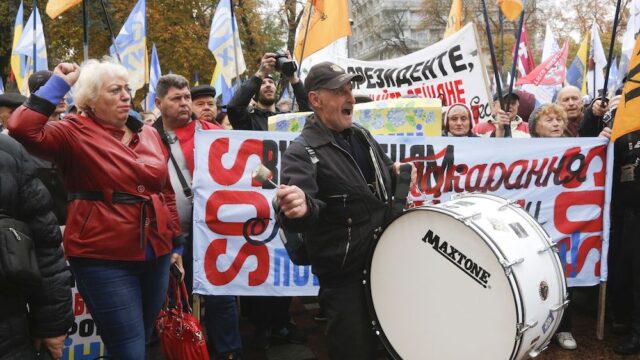 На митинг сторонников Саакашвили в Киеве пришли несколько тысяч человек