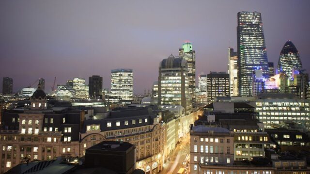 В Лондоне 27 жилых высоток признали пожароопасными
